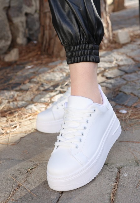 Leran Beyaz Cilt Bağcıklı Spor Ayakkabı