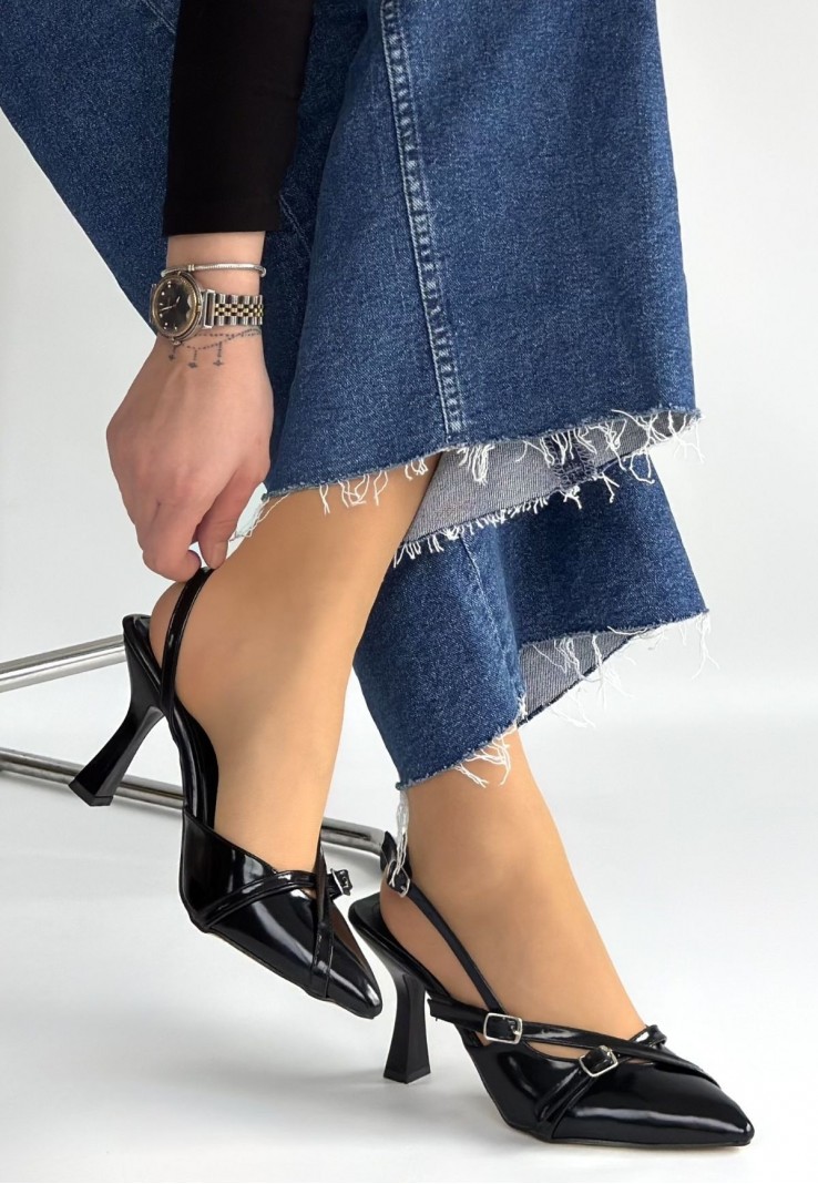 Tetti Siyah Rugan Topuklu Ayakkabı