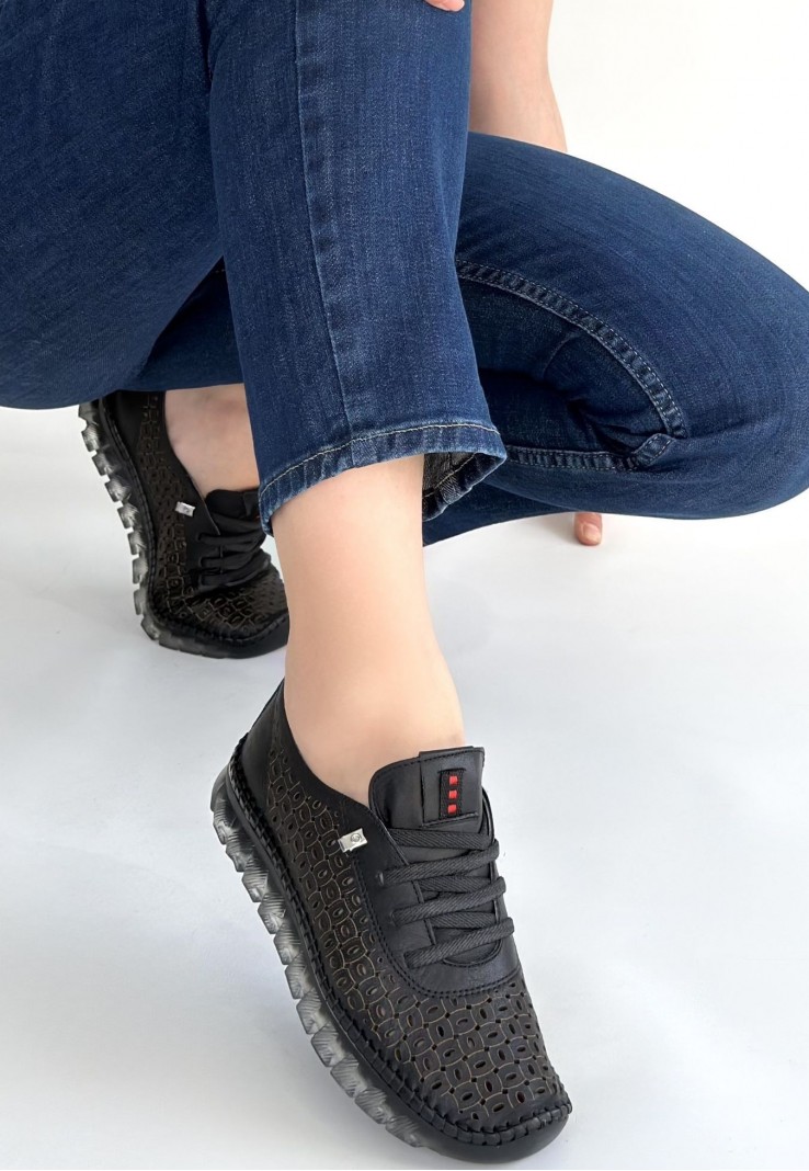 Otja Siyah Deri Lazerli Bağcıklı Spor Ayakkabı Otja Siyah Deri Lazerli Bağcıklı Spor Ayakkabı