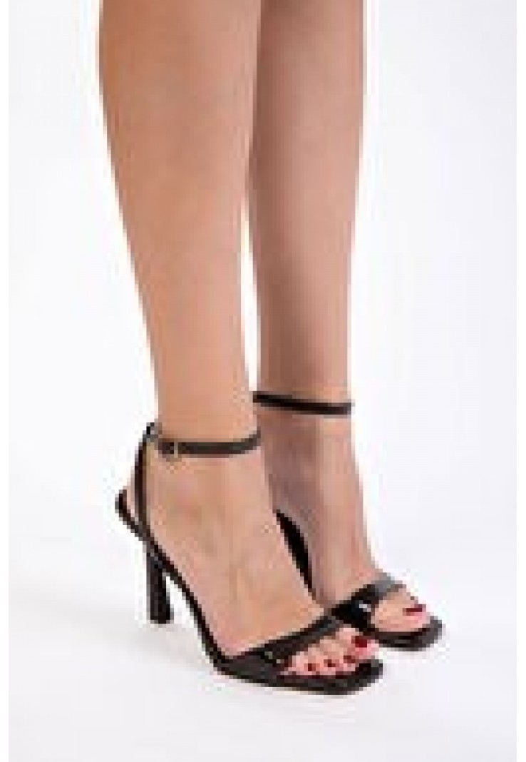 Jowin Siyah Rugan Topuklu Bilekten Kemerli Ayakkabı Jowin Siyah Rugan Topuklu Bilekten Kemerli Ayakkabı